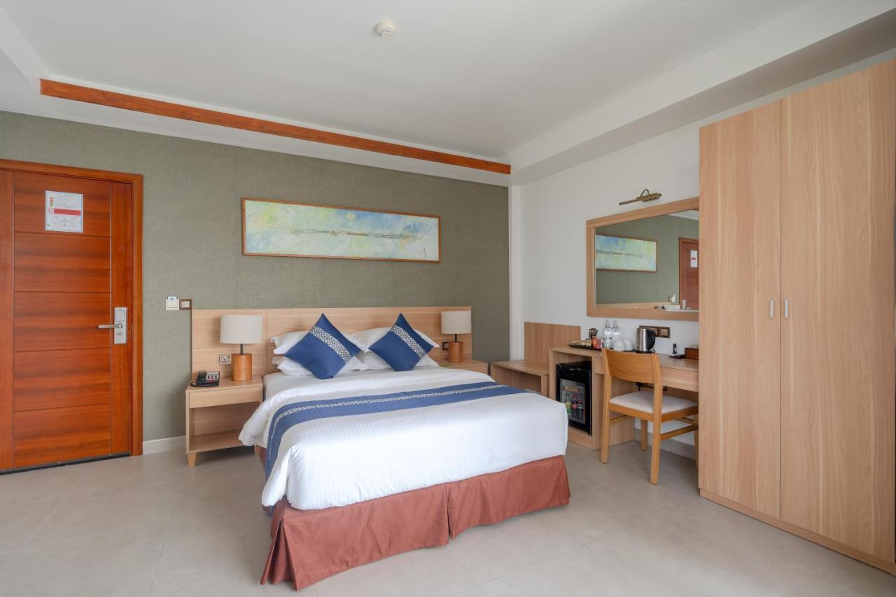 Ayala Oceanview Maldives Hotel Gulhi Kültér fotó