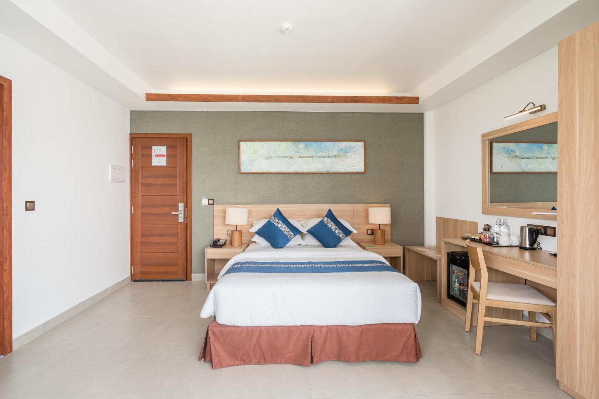 Ayala Oceanview Maldives Hotel Gulhi Kültér fotó