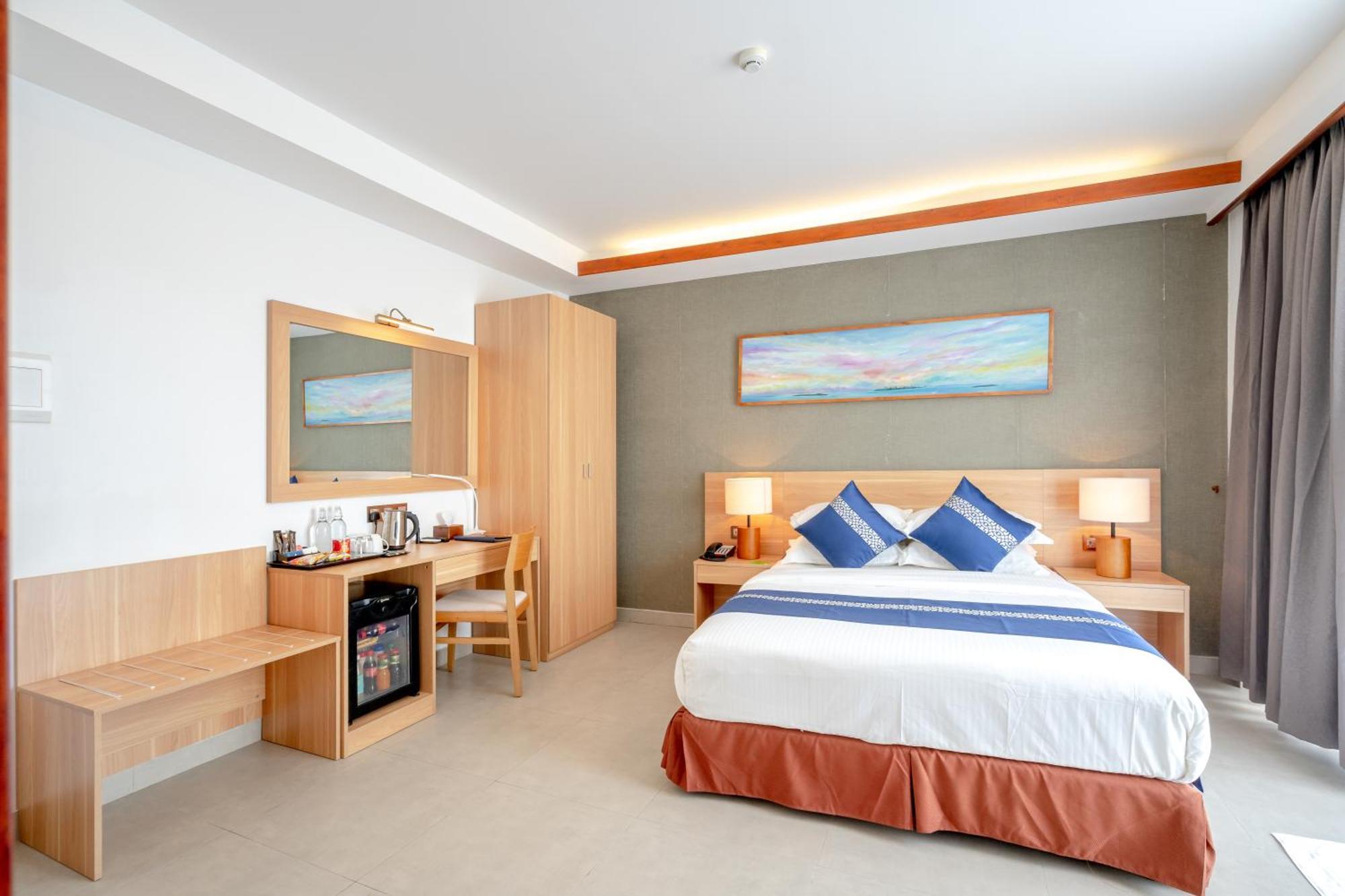 Ayala Oceanview Maldives Hotel Gulhi Kültér fotó