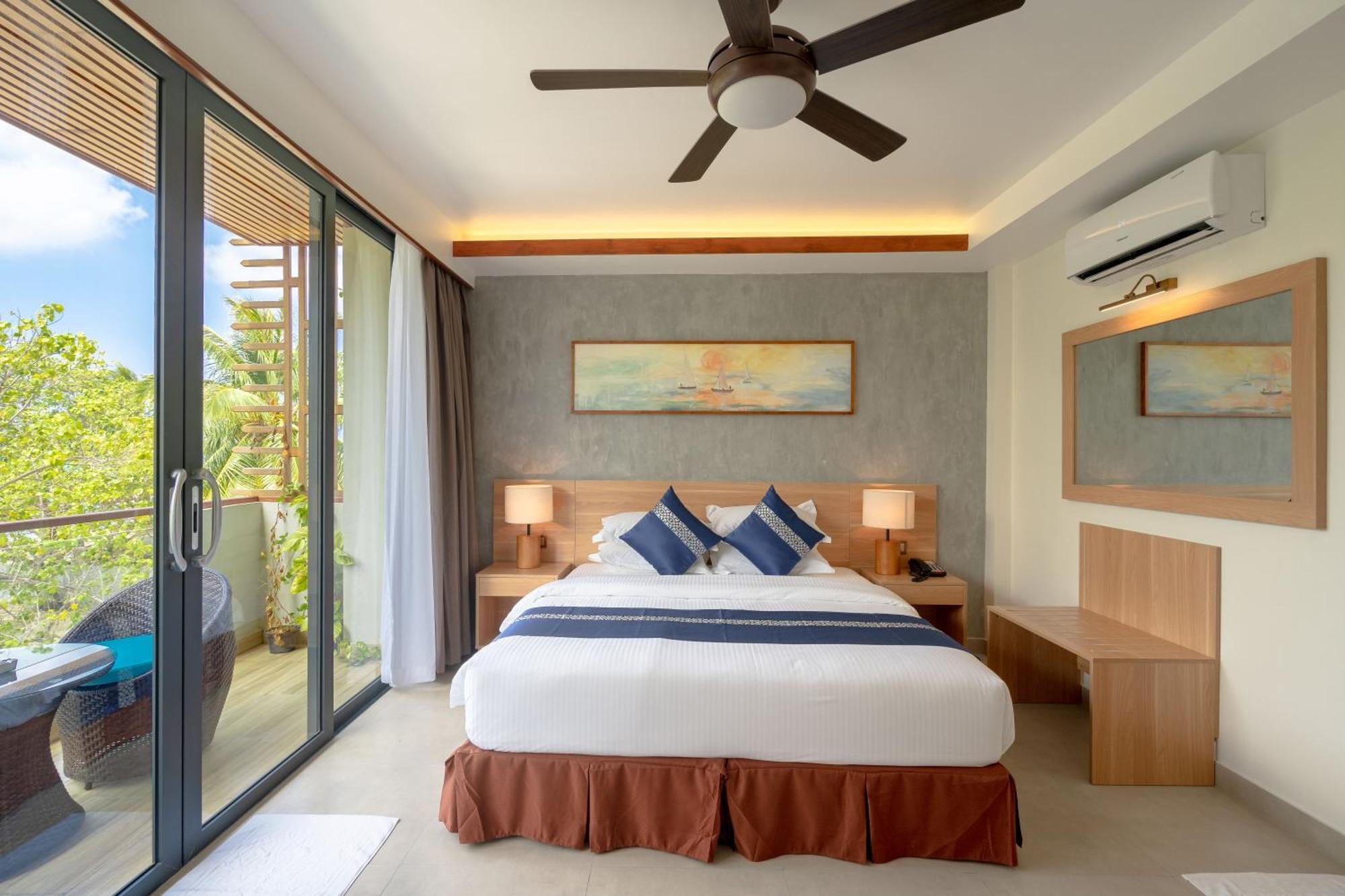 Ayala Oceanview Maldives Hotel Gulhi Kültér fotó